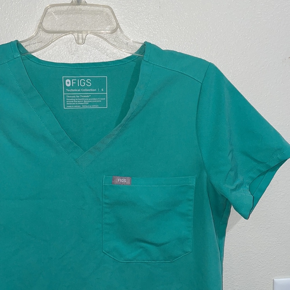 Figs Scrub Top - Picture 3 of 5